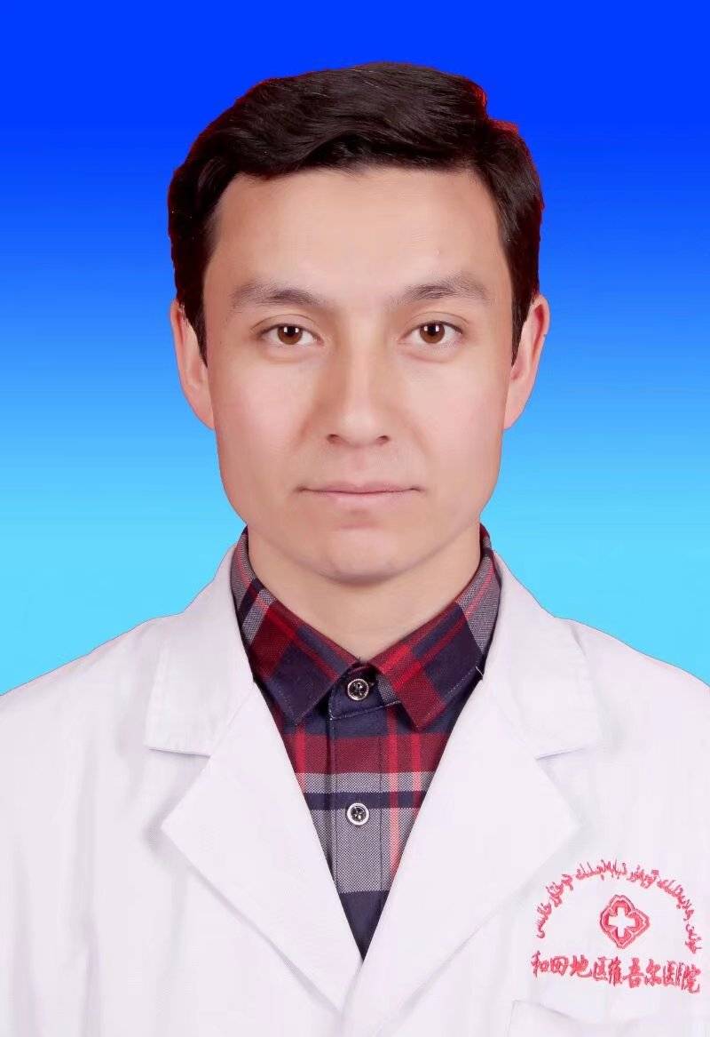 麦麦提托合提·阿卜杜热黑木头像
