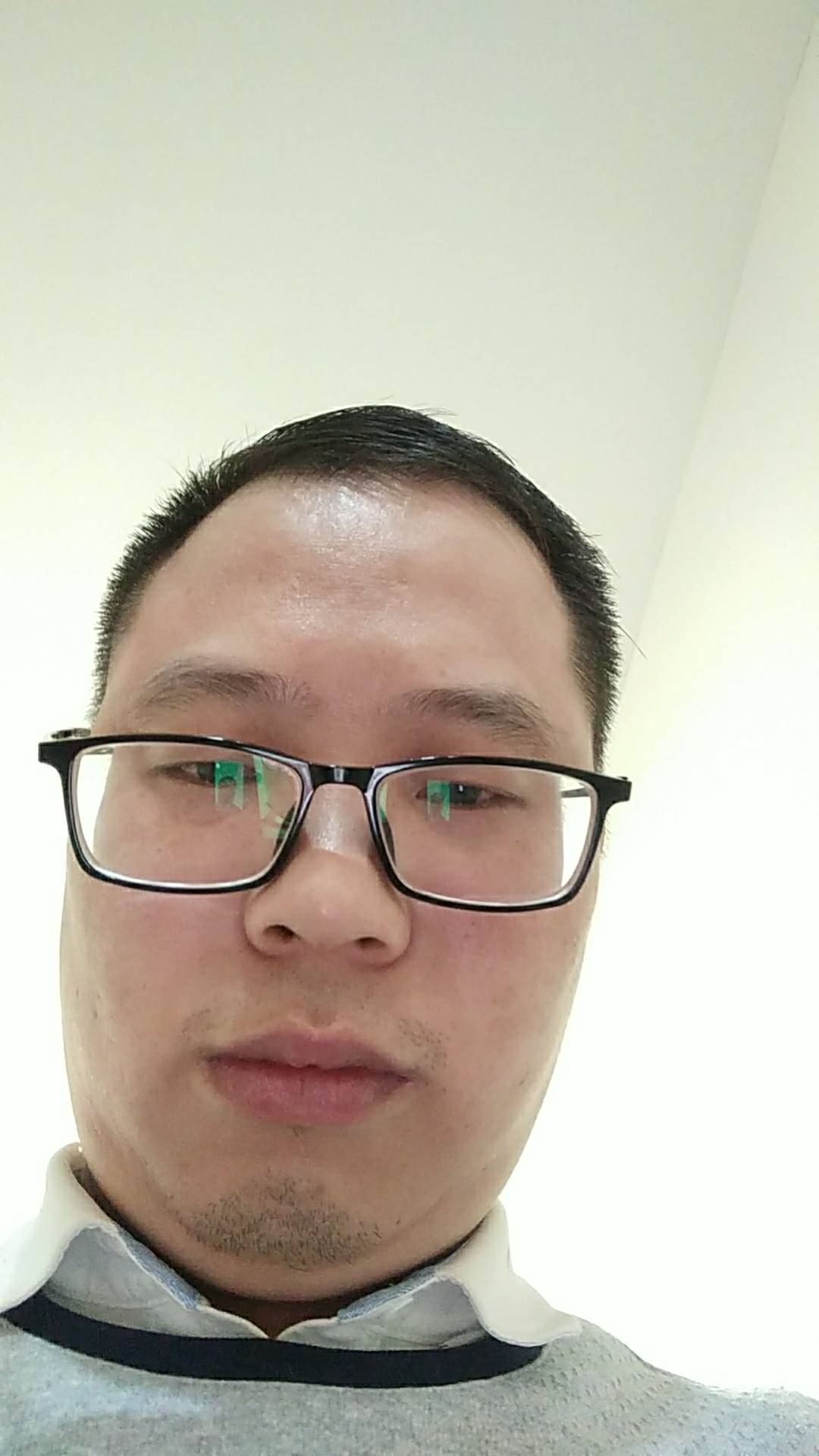 黄泳标头像