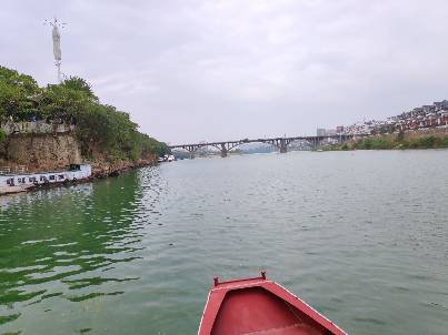 颜林头像