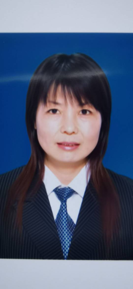 梁海英头像