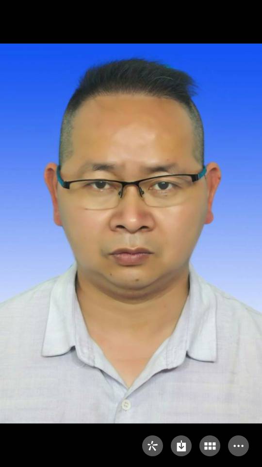 黄明发头像