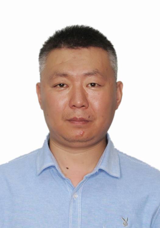 王坤头像