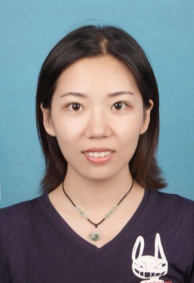 何竞月头像