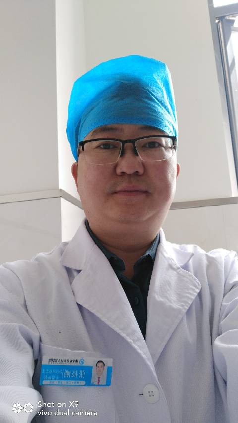 张枝刚头像