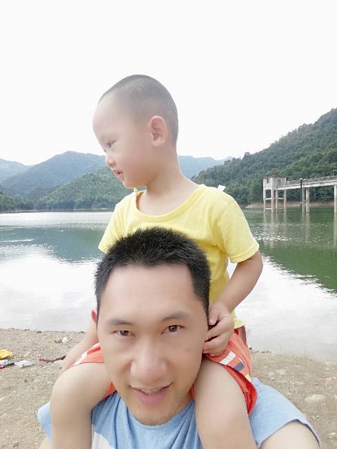 李苏荣头像