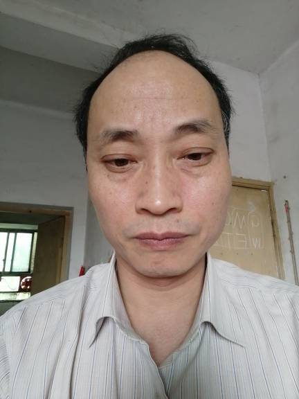 周智根头像