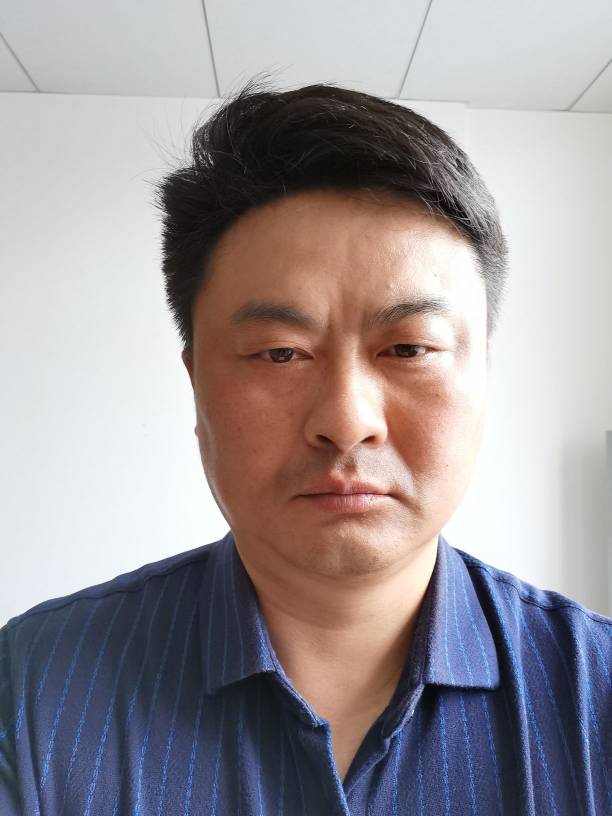 荣垒头像