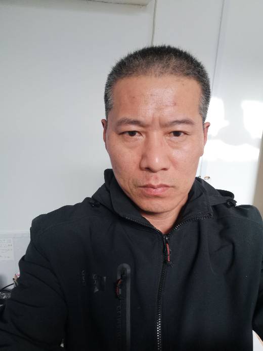 贾瑞勇头像