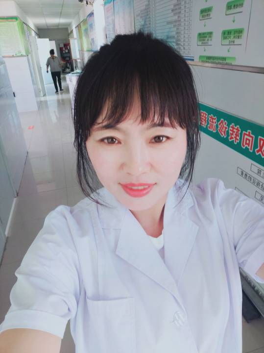 梁海侠头像