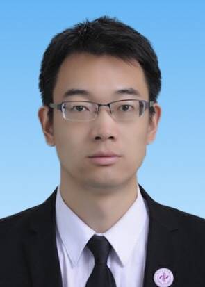 靳腾龙头像