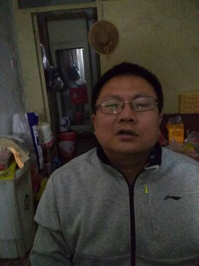 魏巍头像