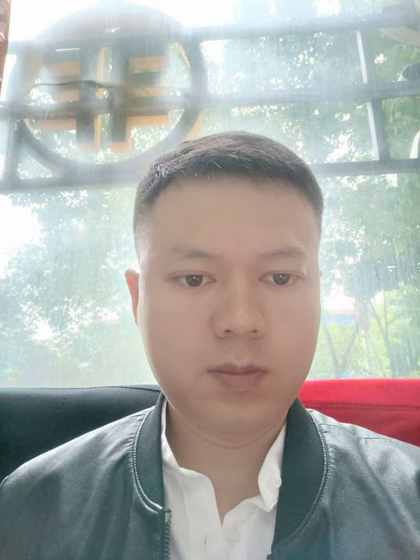 李勇头像