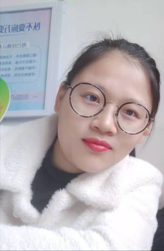 邓安琼头像
