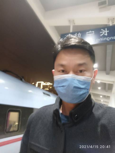 王艳峰头像