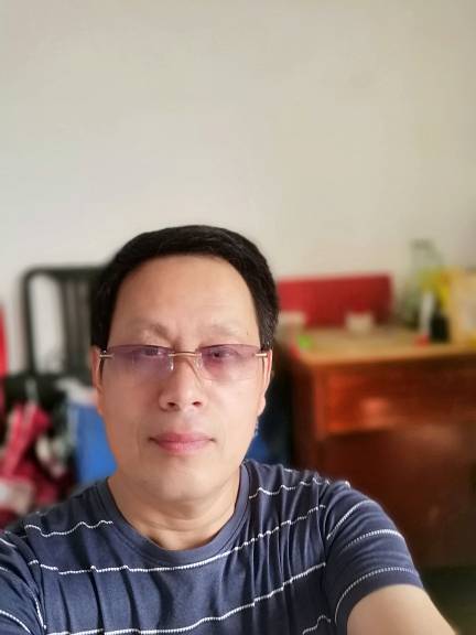 叶凡云头像