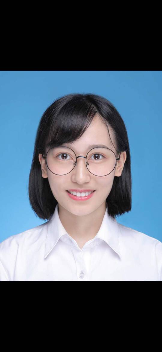 黄佳雯头像