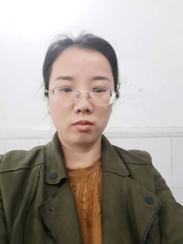 唐何玲头像