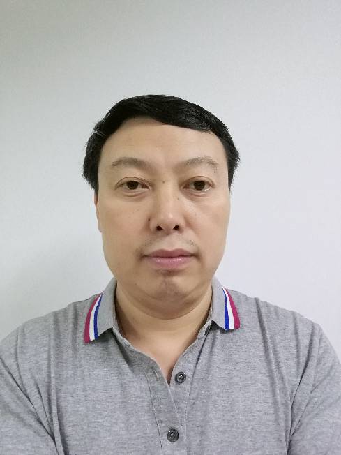 石春青头像