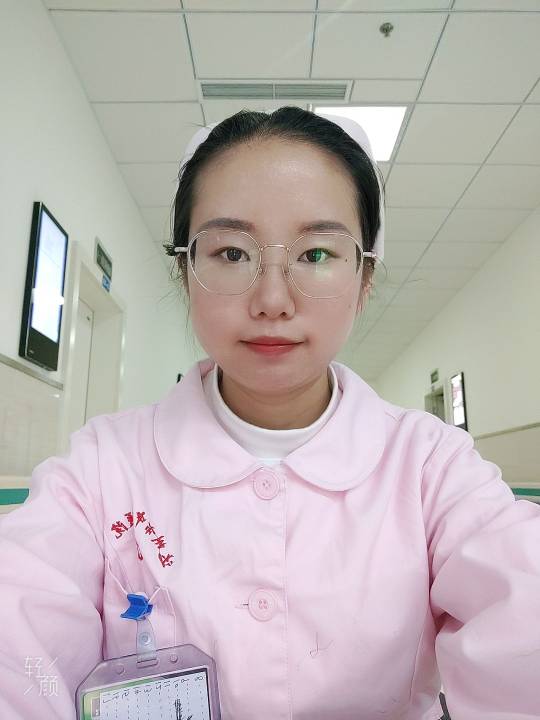 谭婷头像
