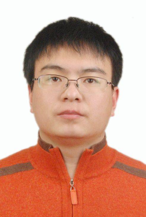 任报齐头像