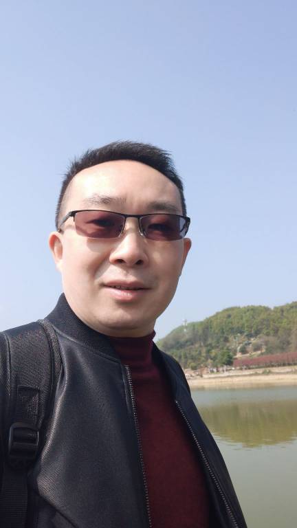 王勇头像