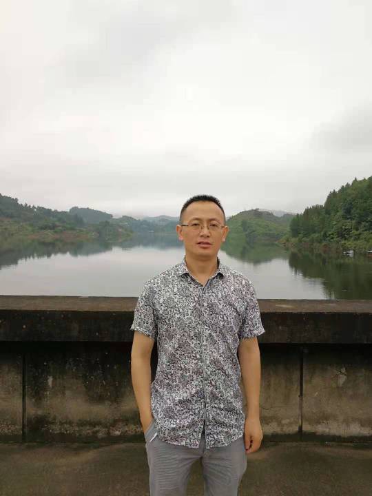 吴世远头像