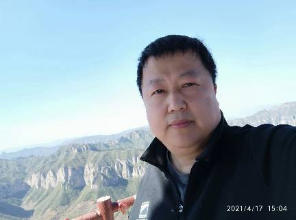 武东兴头像