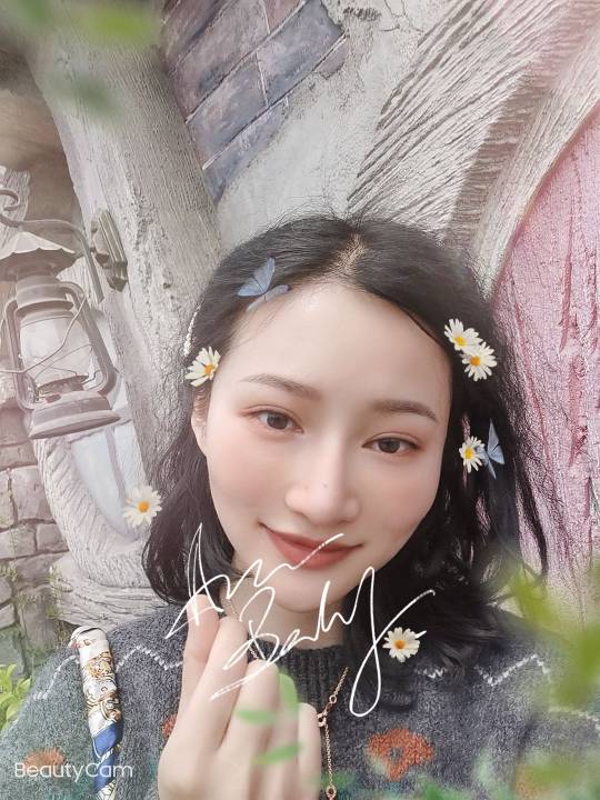 宫祎头像