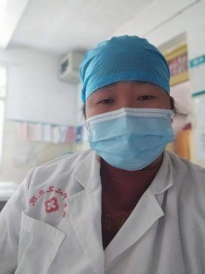 王霞头像