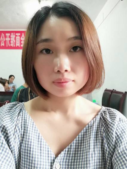 蓬艾伶头像