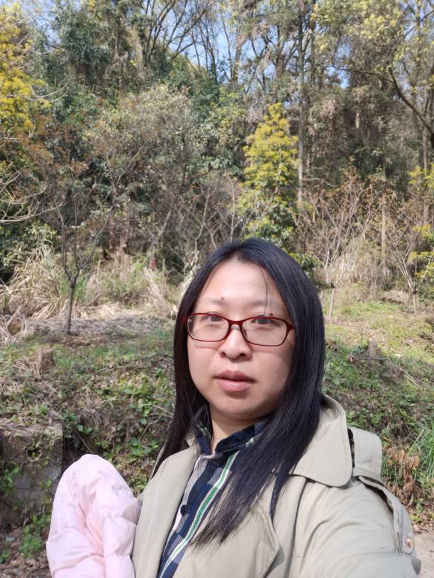 贺海霞头像