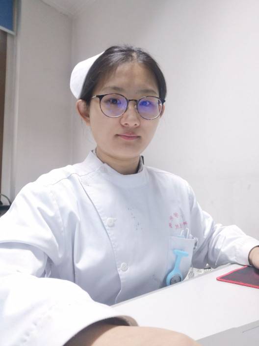 王露头像