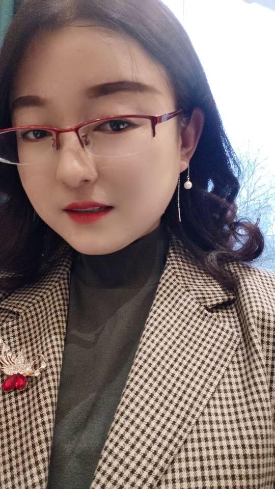 高亚丽头像