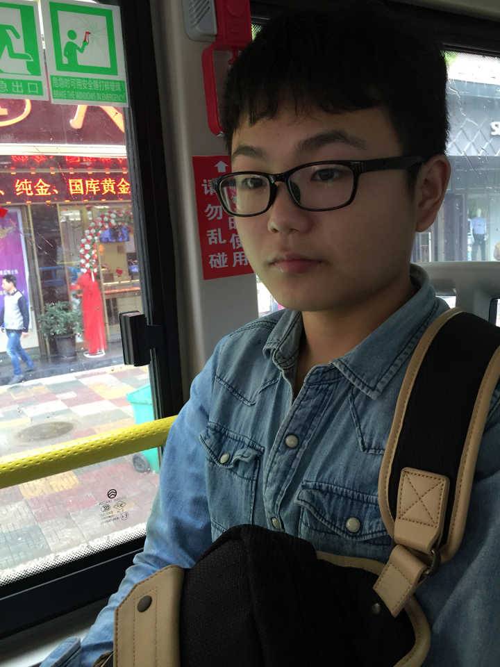 闫松头像