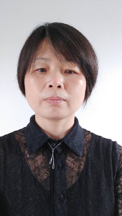 余梅头像