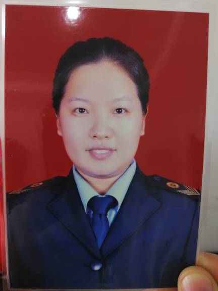 李艳头像