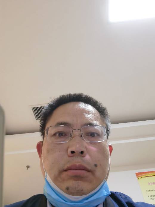 张国政头像