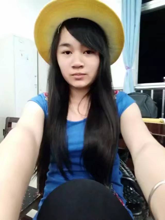 黄小妹头像