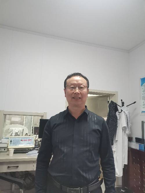 贺志荣头像