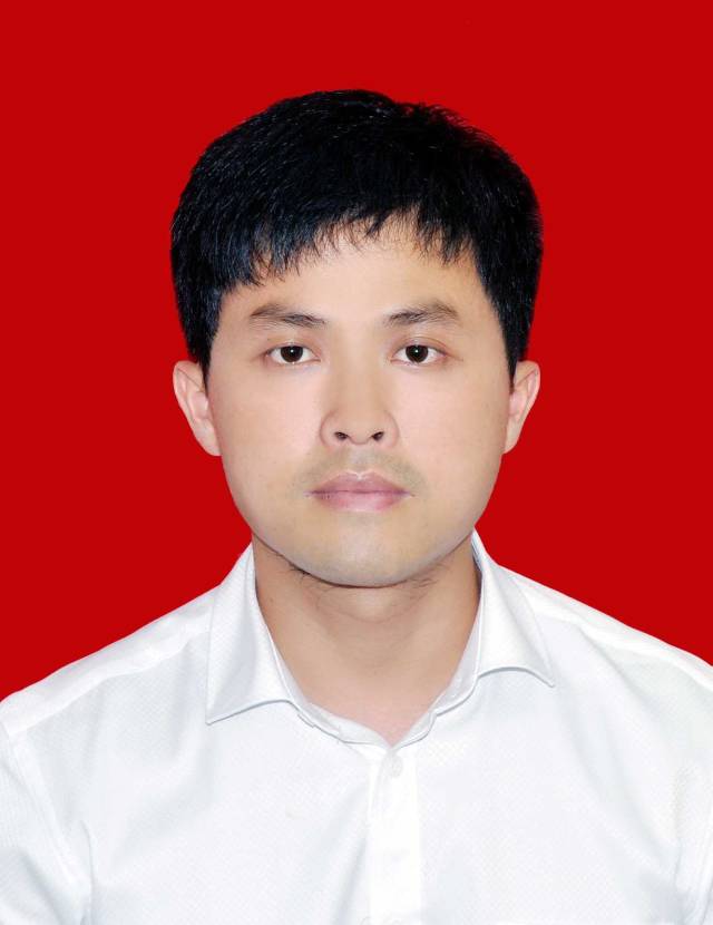 苏育南头像