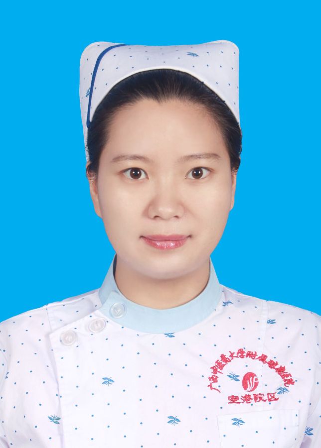 龙云英头像