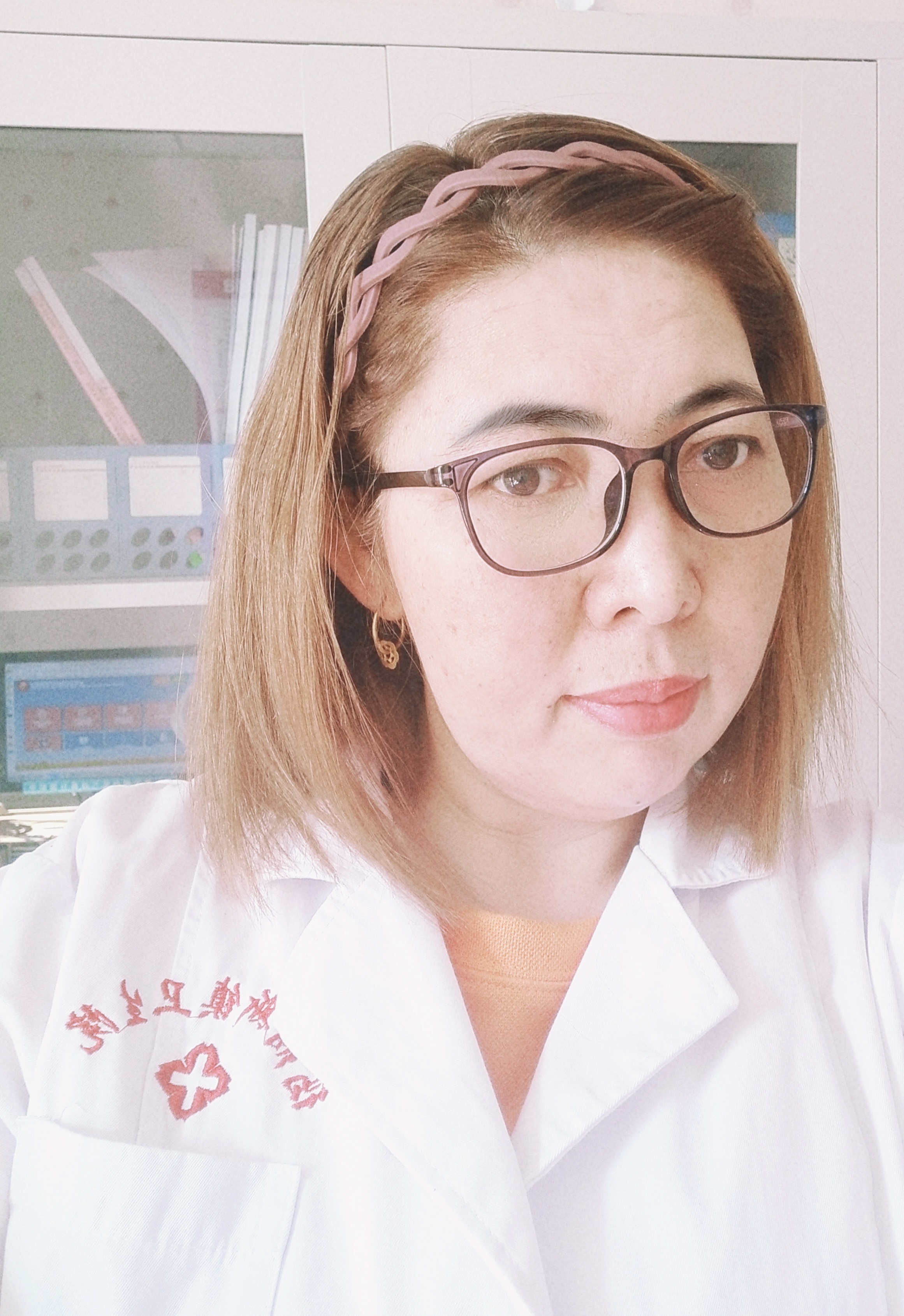 古丽巴尼亚·巴合达提头像