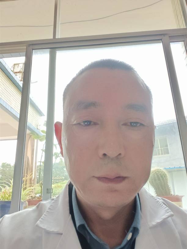 王勋富头像