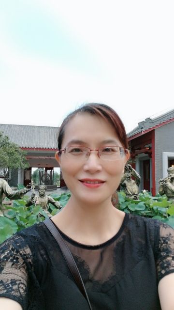 廖静头像