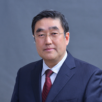 王人颢头像
