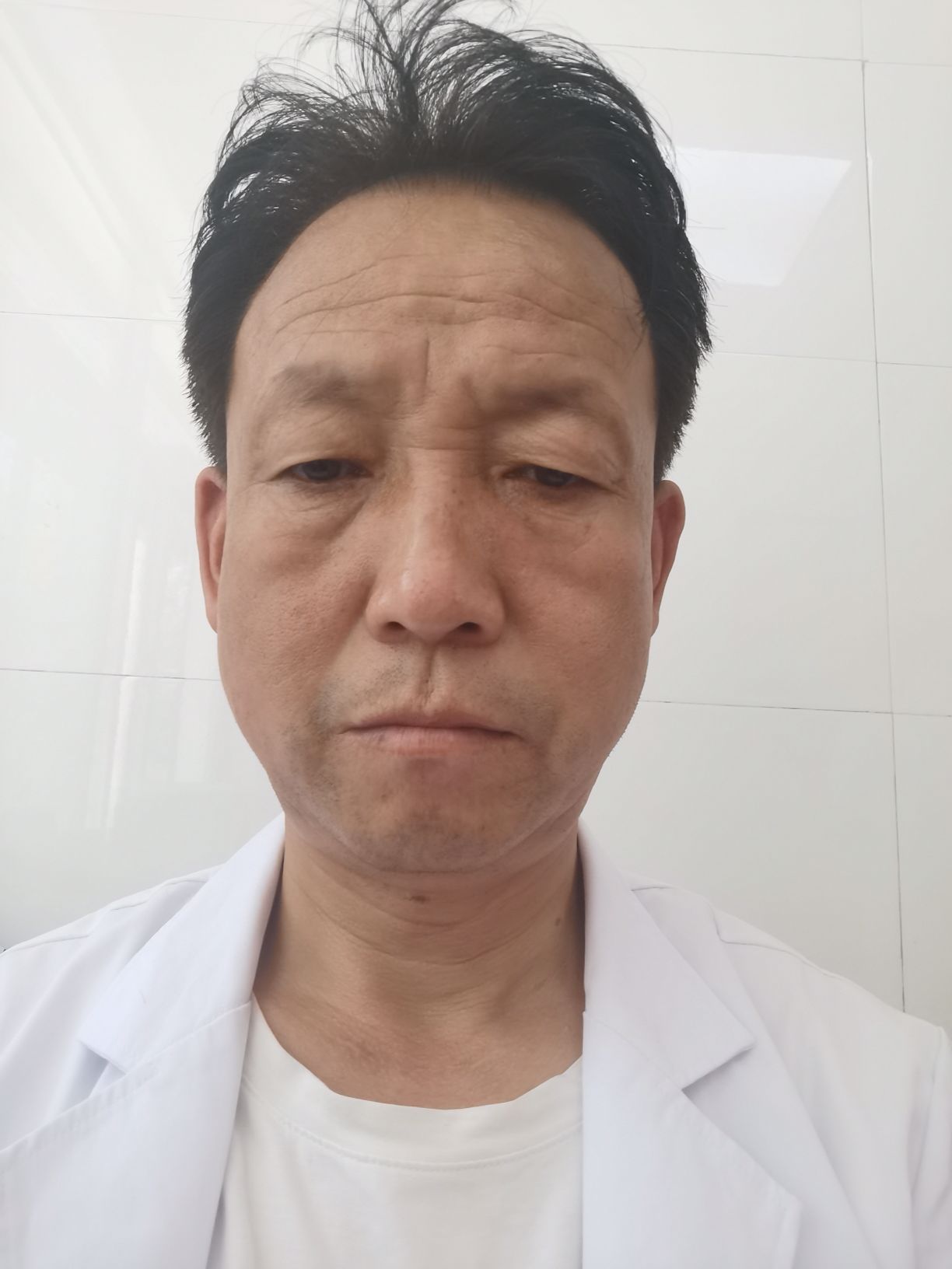 张存福头像