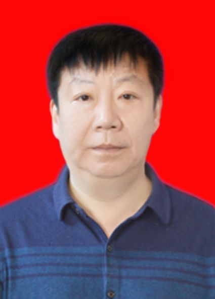董利光头像