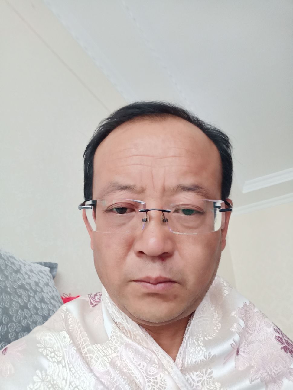 万明学。头像