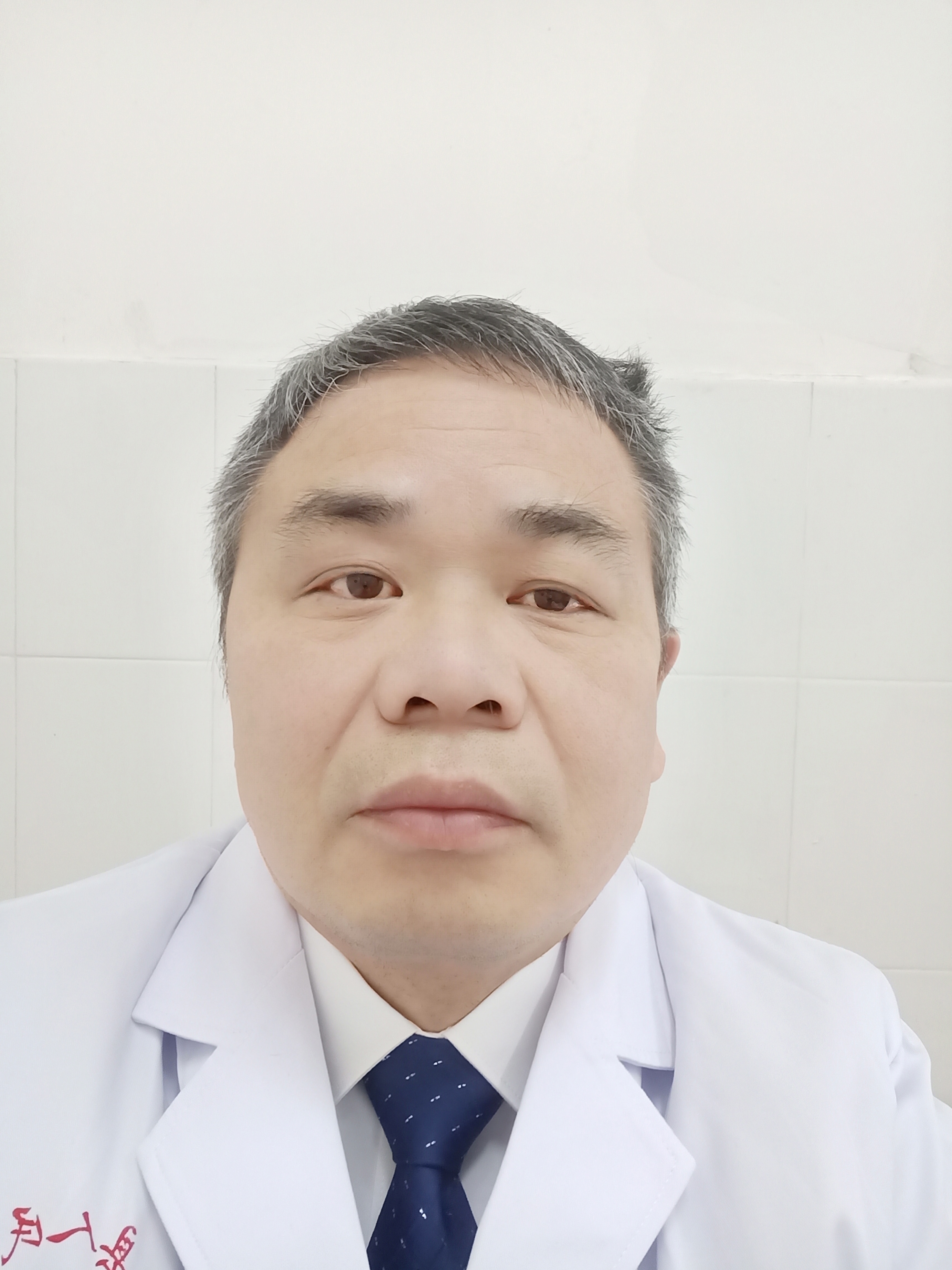 吴志龙头像