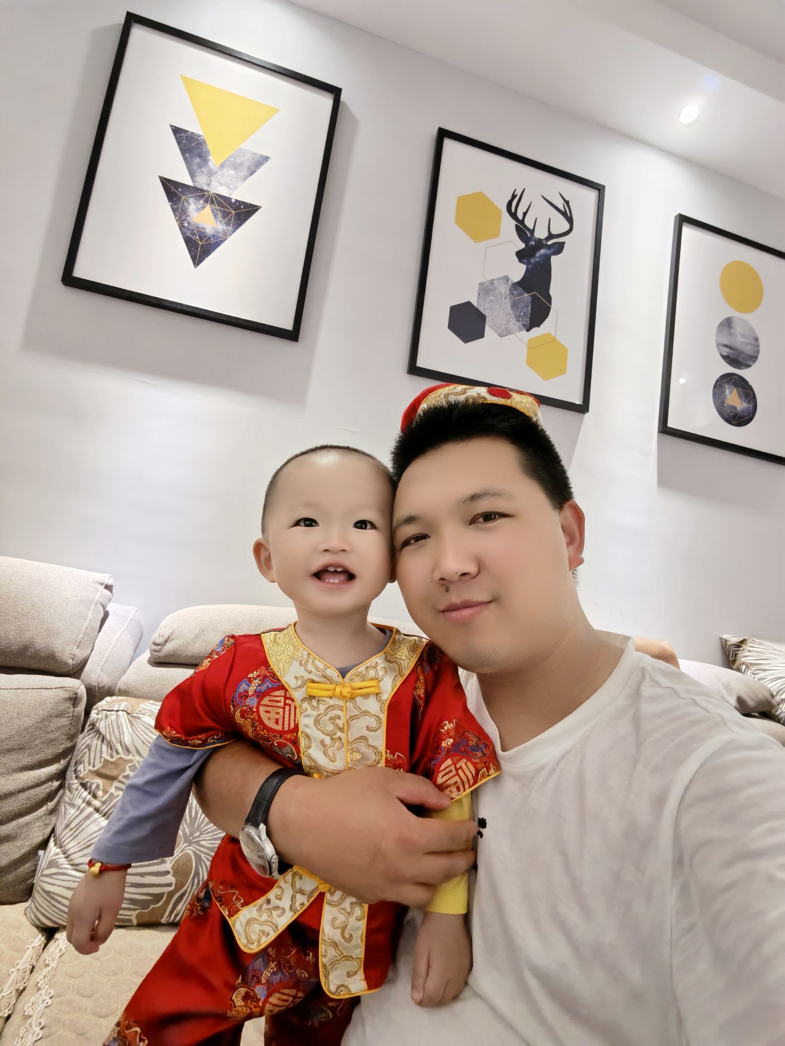 龙德明头像